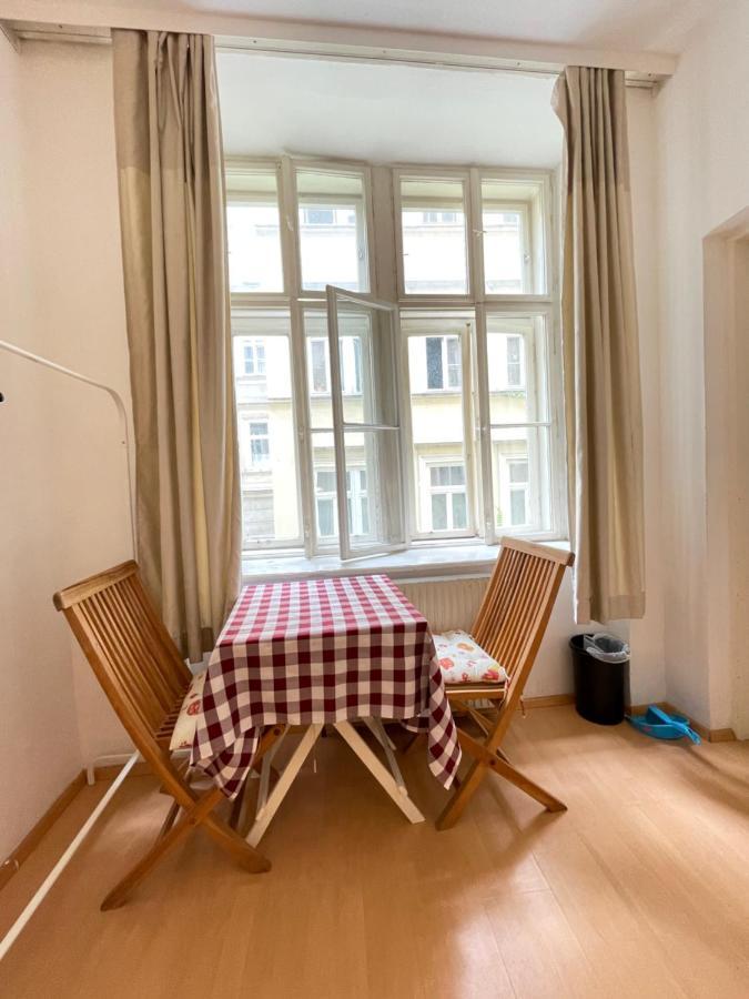 City Apartment And Rooms Wina Bagian luar foto