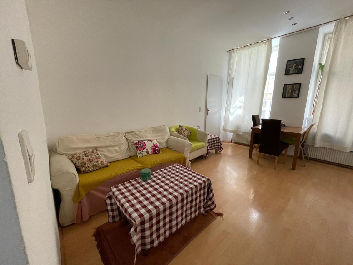 City Apartment And Rooms Wina Bagian luar foto